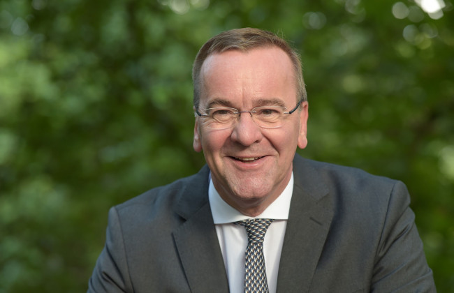 В правительстве Германии определились с новым министром обороны: СМИ раскрыли имя