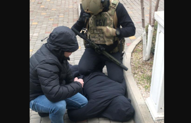 ​​Хабарі за отримання кваліфікаційних документів моряка: затримано одного з організаторів схеми