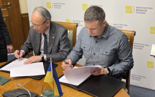 Україна та Японія домовилися про відтермінування виплати боргових зобов'язань