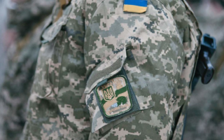 Чи існує альтернативна (невійськова) служба під час воєнного стану та хто має на неї право