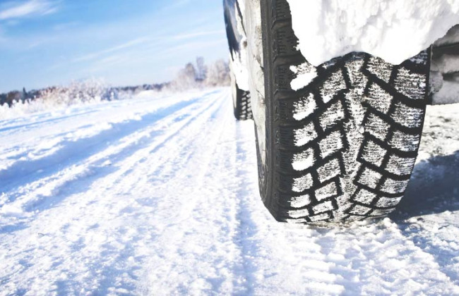 Депутати хочуть штрафувати водіїв за їзду взимку на літній гумі