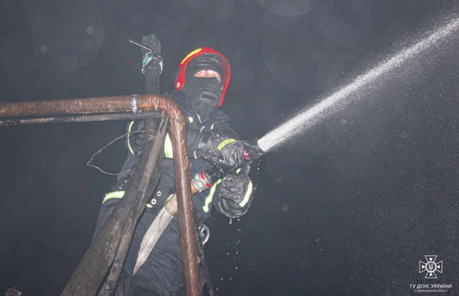 На масляном предприятии на Хмельнитчине произошел пожар, фото от ГСЧС