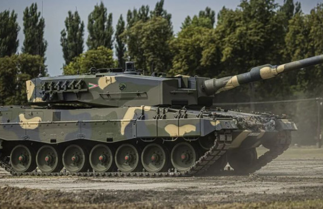 У Рамштайні не схвалили рішення про танки для України, – міністр оборони Німеччини