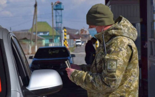 Як держслужбовці можуть виїхати за кордон під час війни: роз’яснення ДПСУ