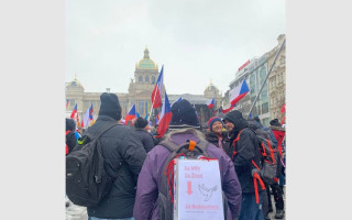 За мир в Україні: у Празі люди вийшли на дві акції протесту, фото і відео