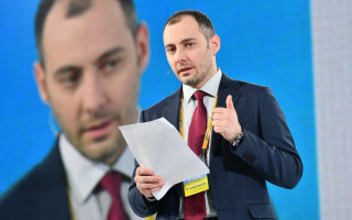 Кубраков доручив розпочати перевірку усіх діючих проєктів Мінрегону після викриття Лозинського