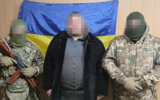 «Зливав» ворогу позиції ЗСУ: СБУ затримала колишнього беркутівця, фото