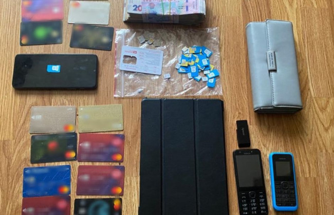 Привласнили 500 000 гривень за схемою «друг просить у борг»: викрили зловмисників