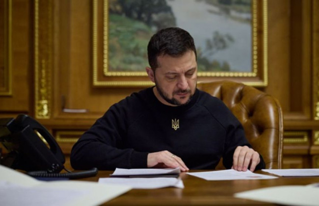 Президент заборонив держслужбовцям, депутатам та прокурорам виїжджати за кордон без дозволу