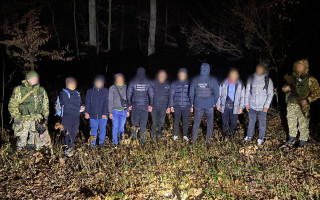 Українські прикордонники затримали сімох громадян Непалу за спробу незаконного перетину кордону