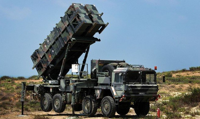 Германия опрокидывает в Польшу ЗРК Patriot: видео