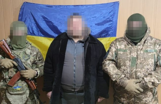 «Зливав» ворогу позиції ЗСУ: СБУ затримала колишнього беркутівця, фото