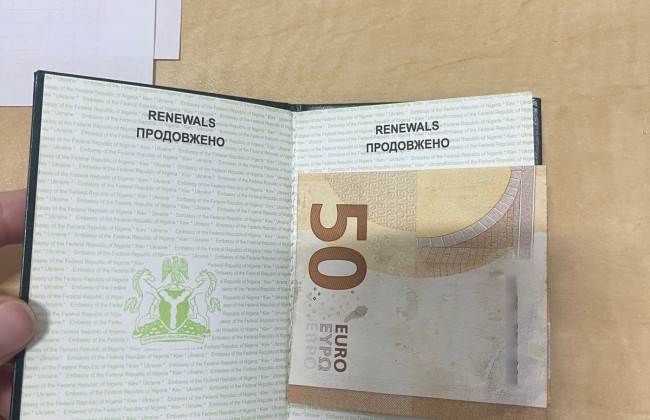 За кордон намагався виїхати 58-річний громадянин України за протермінованим паспортом громадянина Нігерії – ДПСУ