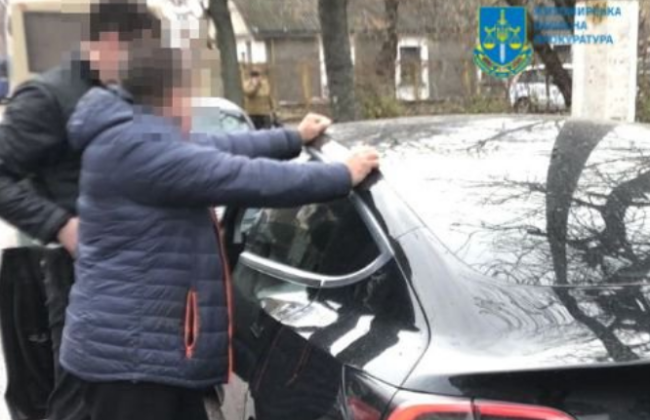 Підшукував серед пасажирів клієнтів для незаконного переправлення через кордон – судитимуть жителя Житомирщини, який займається пасажирськими перевезенням