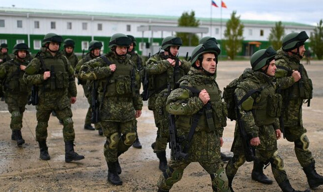 Кількість російських військових у Білорусі скоротилася майже вдвічі, – ГУР