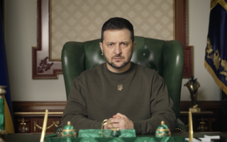 Зеленський про Путіна: Він для мене ніхто, переговори з ним не цікаві