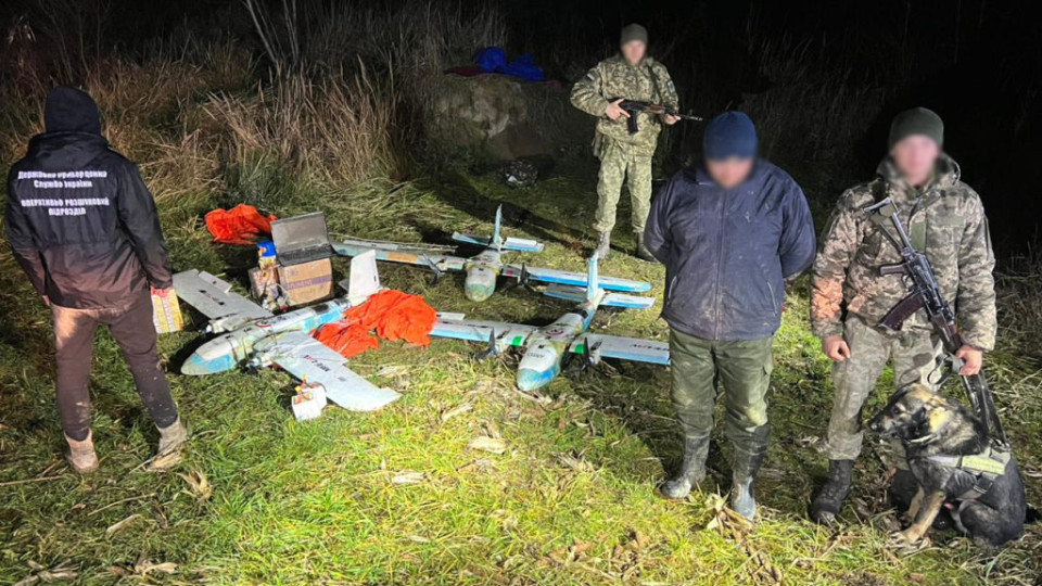 Прикордонникам Херсонського загону передадуть три безпілотники, перехоплені у контрабандистів