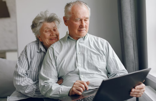 В ПФУ розповіли, що потрібно зробити пенсіонеру для перерахування виплат органами Пенсійного фонду на поточний рахунок у банку