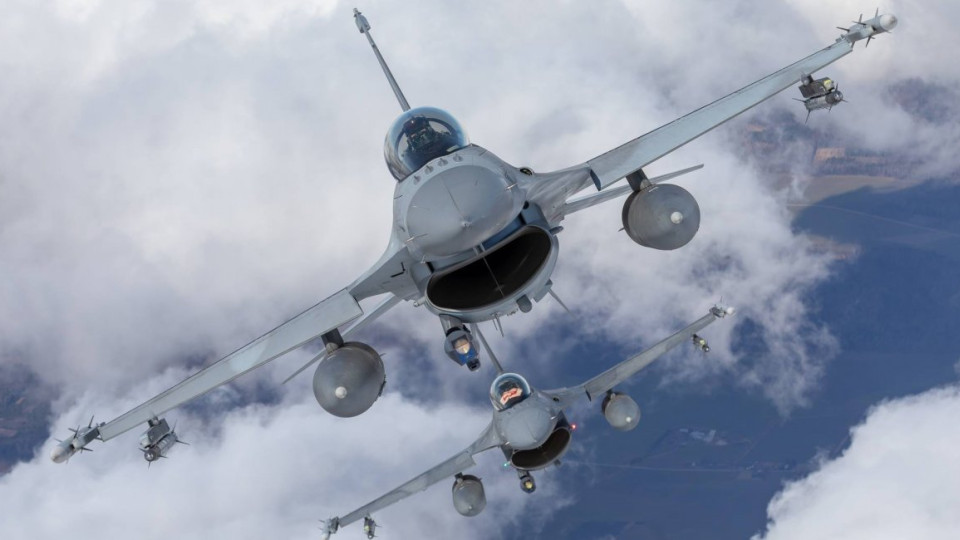 «Незабаром в небі України», — Данілов натякнув на передачу Україні винищувачів F-16, відео