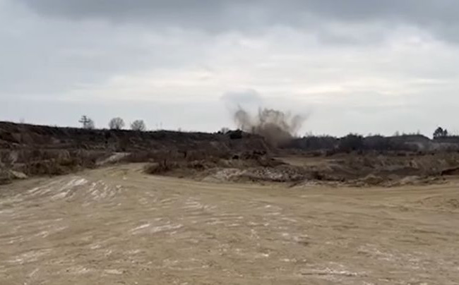 У поліції показали, як на Київщині знищують боєприпаси ворога: відео