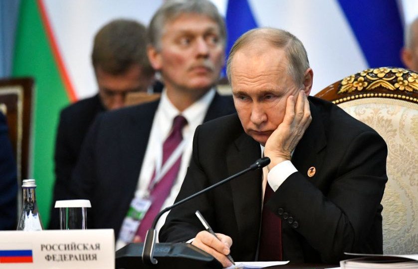 Путин планирует новое наступление на Украину, готовясь к многолетней войне, — Bloomberg