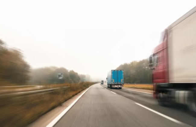 На трасі М-15 Одеса – Рені тимчасово перекрили рух для вантажівок