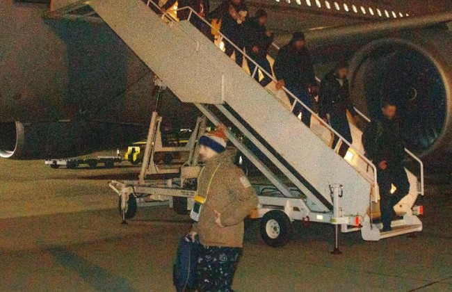 Українські військові прилетіли до Британії для навчання на танках Challenger 2