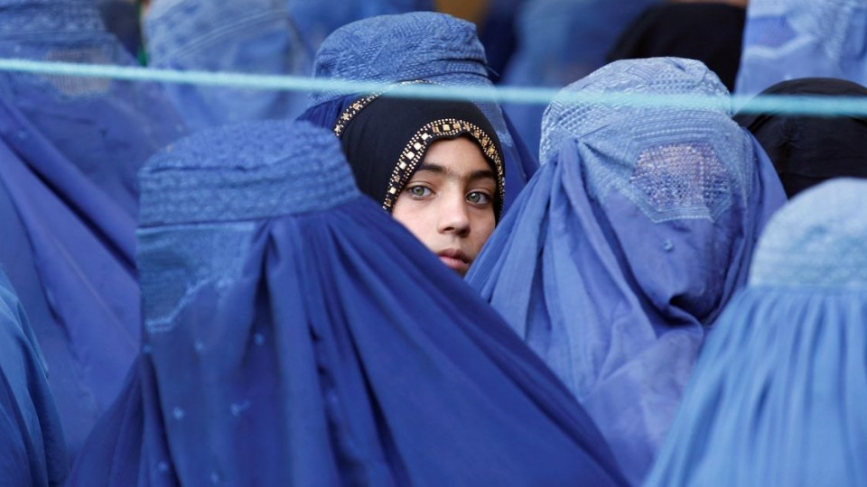 В Афганистане женщинам запретили сдавать вступительные экзамены в университеты