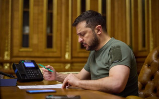 Зеленський ввів у дію санкції проти 185 компаній та осіб, причетних до перевезення солдатів і техніки рф
