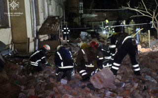 Росіяни вдарили по Харкову: ракета потрапила в житловий будинок, є постраждалі