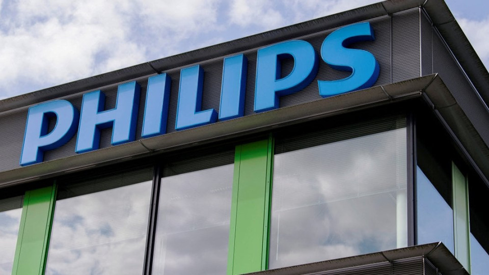 Хвиля масових звільнень дісталась до Philips: компанія скорочує 6 тисяч робочих місць