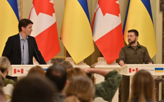 Зеленський обговорив з Трюдо потреби України у авіації, артилерії та бронетехніці