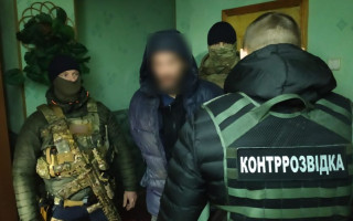 Передавали фсб місця знаходження складів боєприпасів та позиції ЗСУ: затримали двох агентів рф