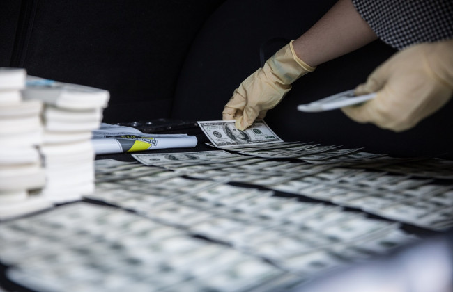 Двух адвокатов разоблачили на попытке подкупа должностных лиц ОГП и ГФС – НАБУ