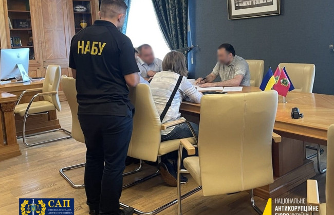 Получение неправомерной выгоды в 1,05 млн грн: в суд направили дело в отношении главы Харьковского облсовета, его заместителя и адвоката