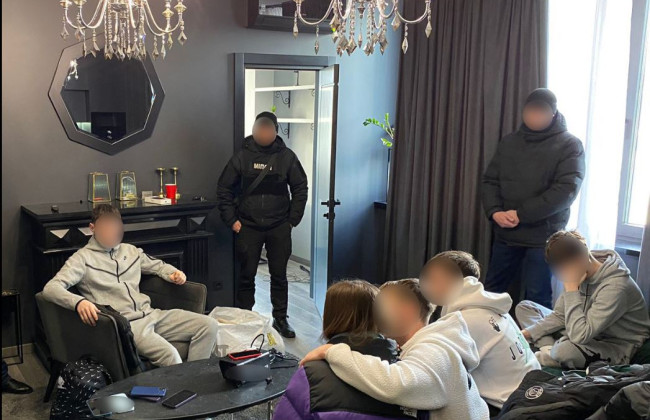 Поліція проводить обшуки в організаторів п’яних вечірок