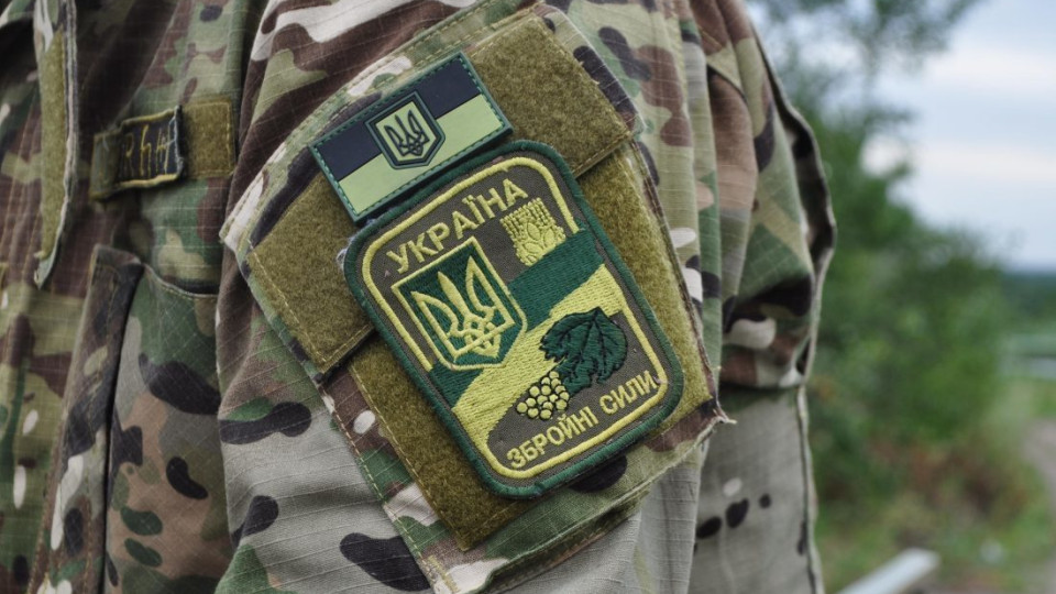 Закінчився контракт з військовослужбовцем, який продовжує служити: що робити роботодавцю
