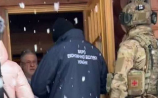 Обыски в доме Коломойского: появились новые фото