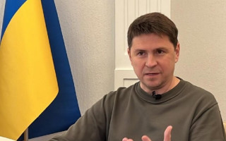 Подоляк — Маску: Не треба допомагати безталанній російській пропаганді