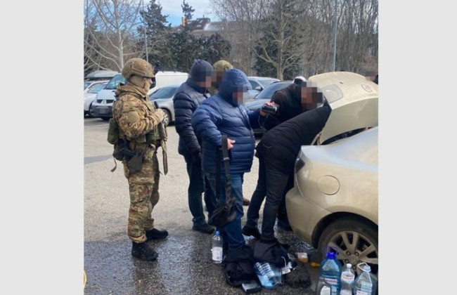 Вимагав 60 тисяч доларів: СБУ затримала чиновника Одеської військової адміністрації