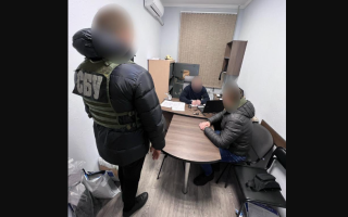 Заволодіння 1,4 млн грн, виділених на ліквідацію наслідків обстрілів: підозрюють двох посадовців Сумської ОВА