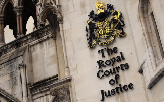 Высокий суд Лондона разрешил арест активов Коломойского и Боголюбова по всему миру