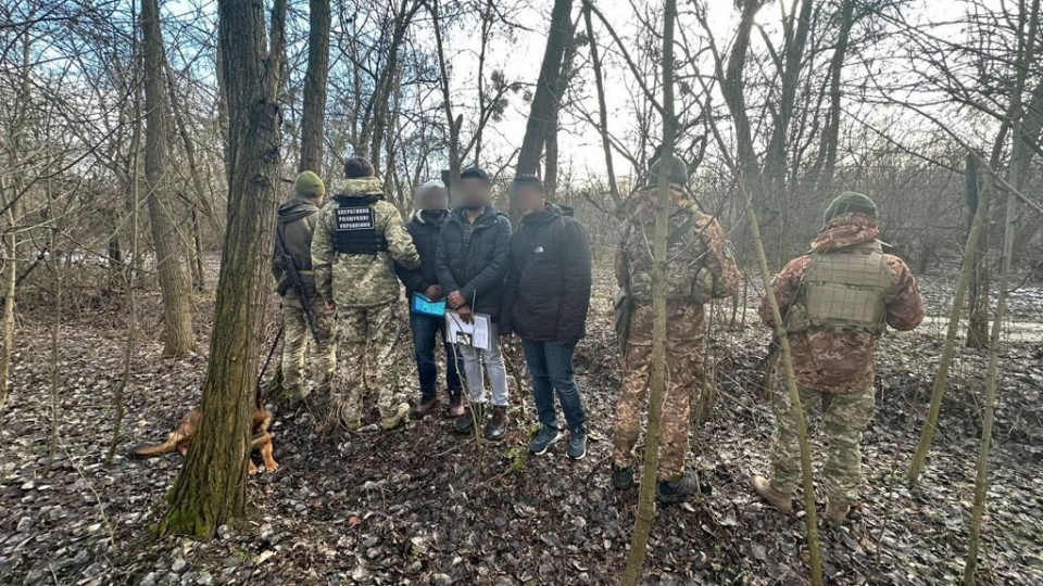 Злякалися угорських прикордонників: затримано трьох індусів-порушників державного кордону