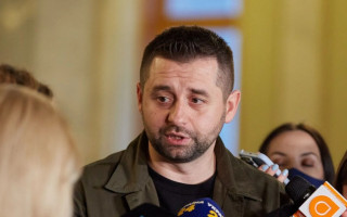«ГБР взяло группу за яйца»: Арахамия объяснил задержание лиц, поставлявших яйца по завышенным ценам для Минобороны