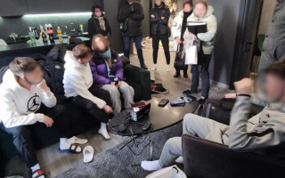 Адвокат, пришедший представлять интересы организаторов пьяных вечеринок в Киеве, получил повестку в военкомат