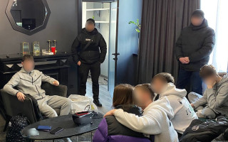 Двоє організаторів п’яних вечірок у Києві отримали підозру, ще шестеро – повістки
