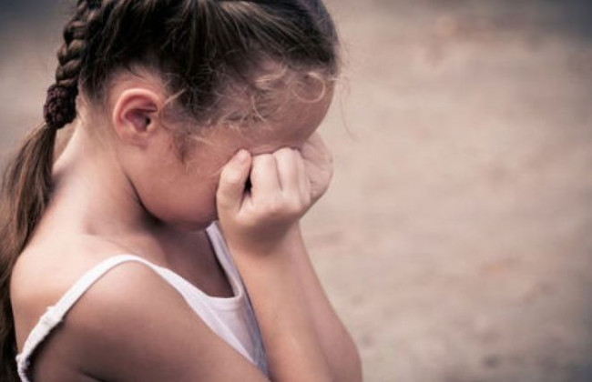 Киянина підозрюють у розбещенні власної 6-річної доньки