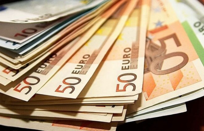 Официальный курс евро впервые пересек отметку в 40 гривен: детали