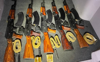 У Києві затримали чоловіка, який продавав автомат Калашнікова за 1500 доларів США