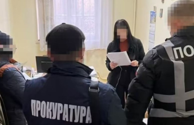 200 доларів за довідку: судитимуть львівську лікарку, яка вимагала хабар у військовослужбовця